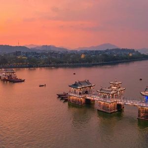 Moms丰满无码XXXXHD
